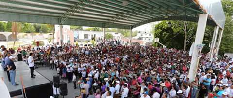 Pasión y fiesta en Nicolas Bravo. Un domo a rebosar con más de 3000 personas acompaña a los candidatos de UNE: Manrique Hernández, Mayuli Martinez, Fernando Zelaya, Luis Torres Llanes y Carlos Joaquin González.