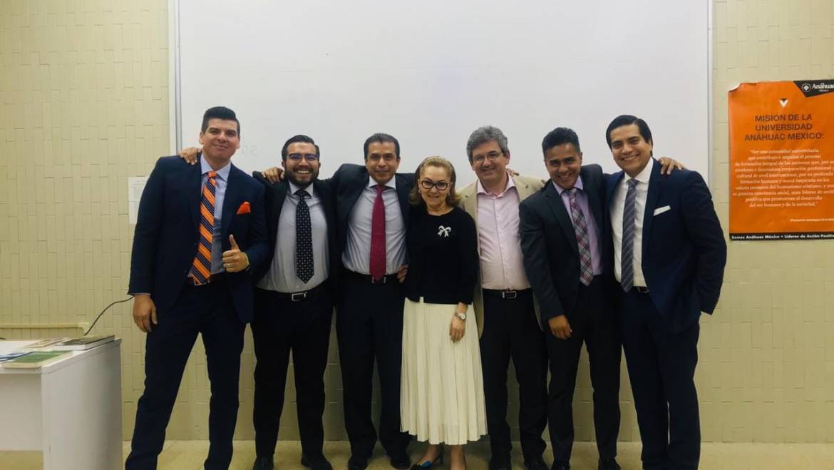 Con alumnos del doctorado en Derecho de la Anáhuac