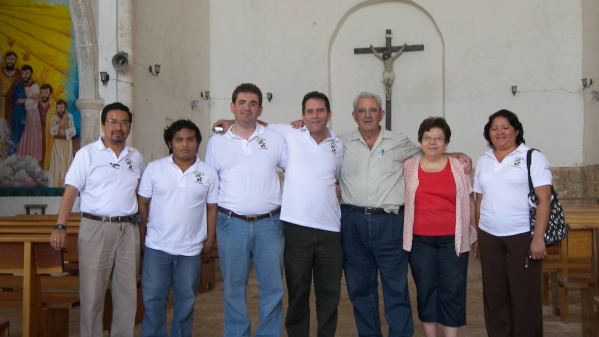 En Tihosuco Con Onésimo Moreira, Gustavo Alfaro, Sonia Sansores y mis padres