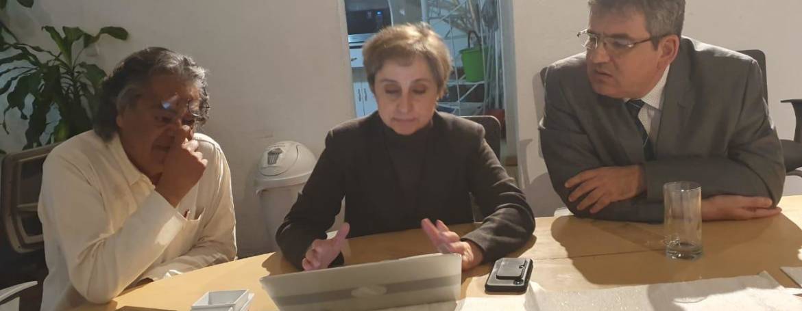 Con Carmen Aristegui trabajando