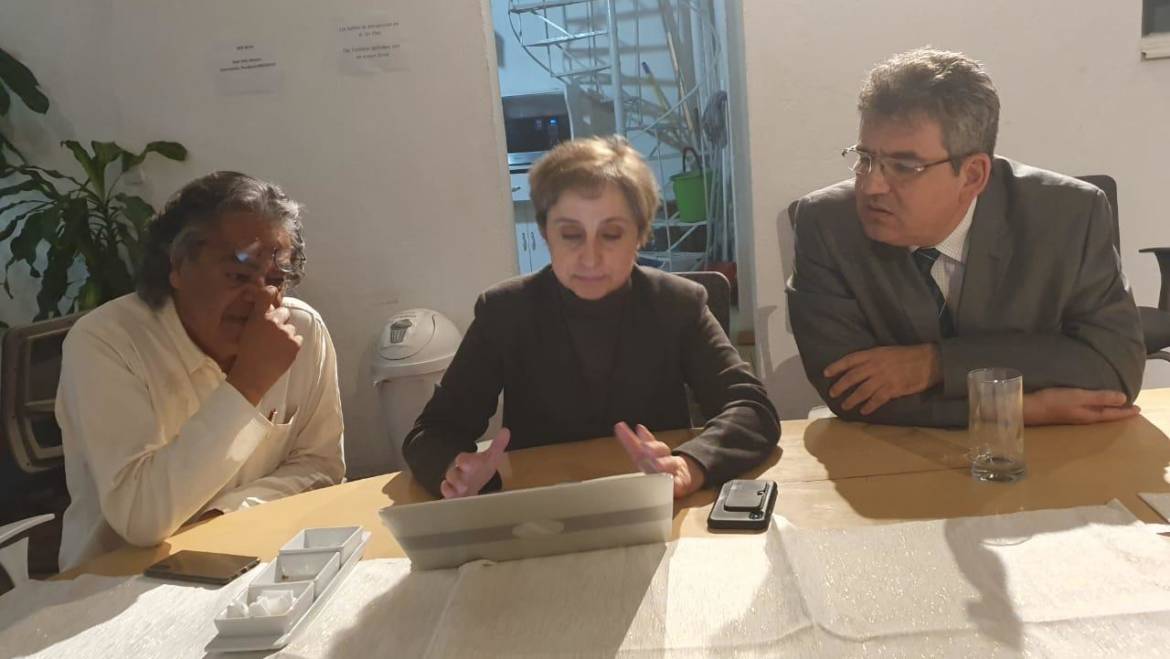 Con Carmen Aristegui trabajando