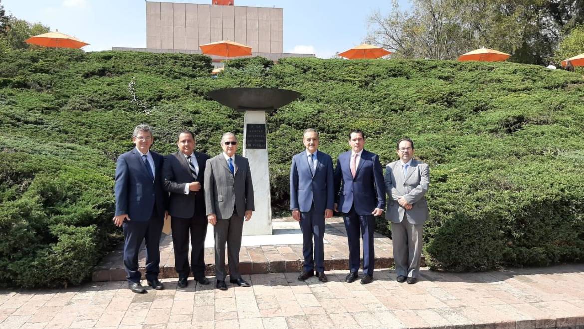 En la Universidad Anáhuac con Rafael Paz del Campo, Carlos Matute y Luis Villalobos recibiendo invitados